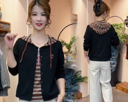 假兩件條紋連帽衫